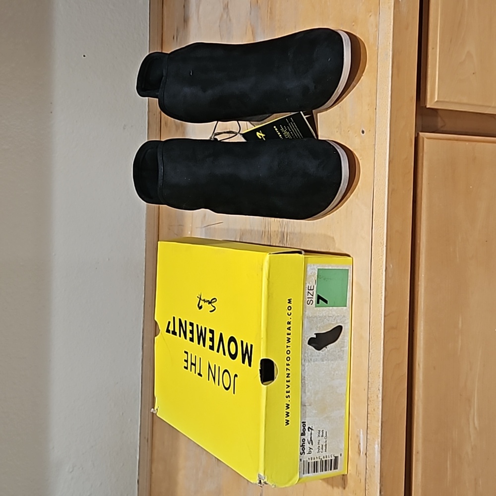 NWT Seven7 Soho Boot